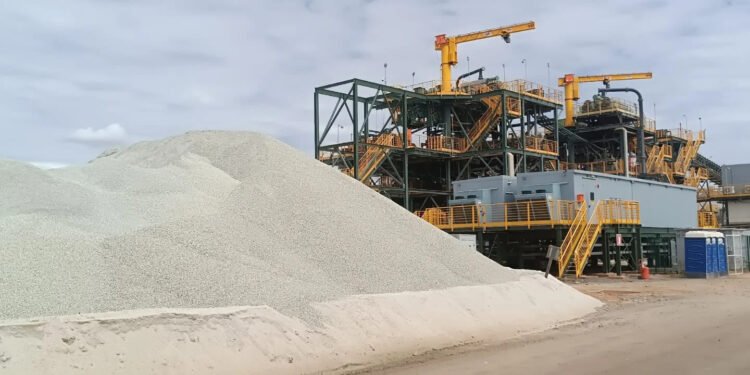 Sigma Lithium alcança no 2T26 margem EBITDA recorde de 47% e redução de custos em mais de 30%