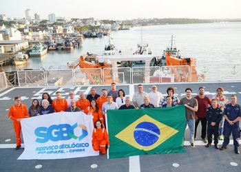SGB realiza expedição científica de 29 dias no Atlântico