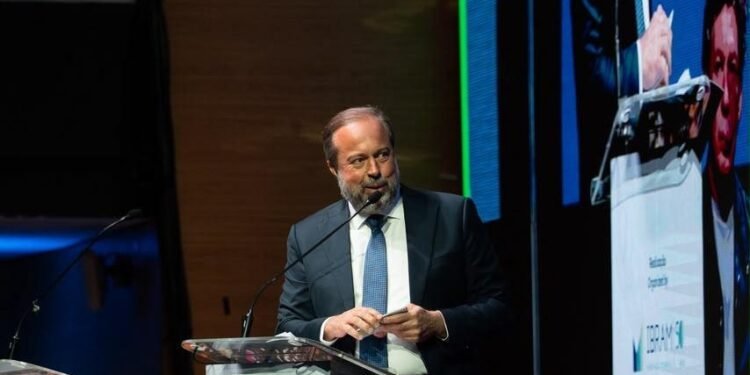 Ministro Alexandre Silveira diz confiar na aprovação da Política Nacional de Minerais Críticos e Estratégicos pelo Senado