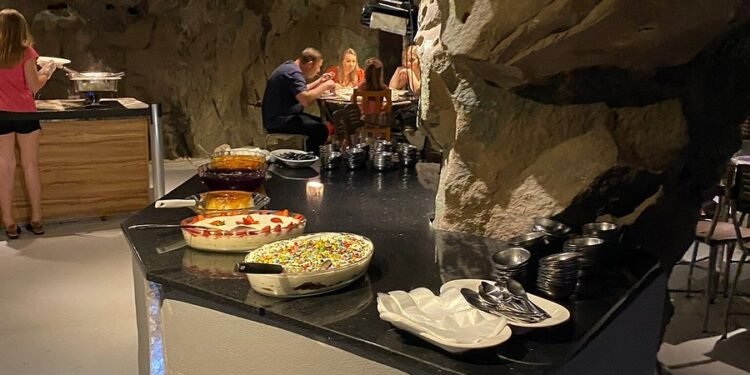 Minas de ametista ganham nova vida e viram restaurantes, adegas e atrações turísticas no Sul do Brasil