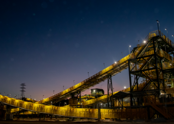 Sigma Lithium produz 7 mil toneladas de concentrado de óxido de lítio após retomada da produção industrial em Minas Gerais