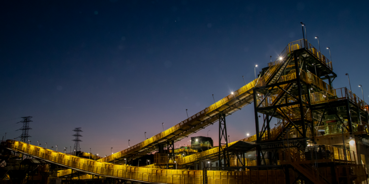 Sigma Lithium produz 7 mil toneladas de concentrado de óxido de lítio após retomada da produção industrial em Minas Gerais